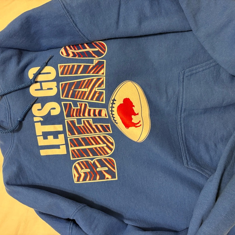 Gildan Blue Buffalo Graphic Sweater